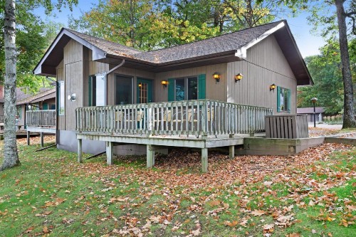 Chanticleer Inn: Villa 3 - image 12