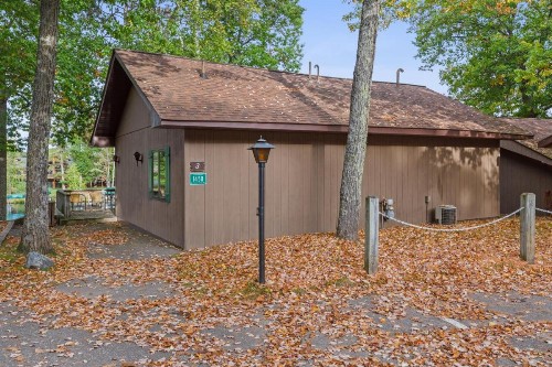 Chanticleer Inn: Villa 3 - image 8