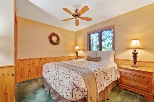 Chanticleer Inn: Villa 3 - image 9