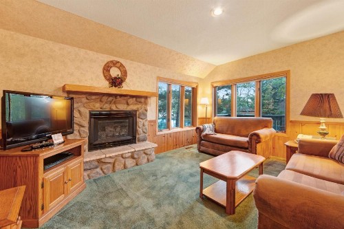 Chanticleer Inn: Villa 1 - image 10