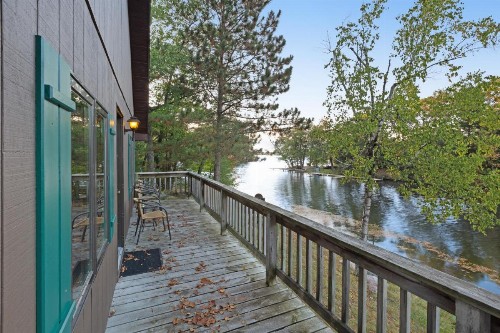 Chanticleer Inn: Villa 1 - image 11