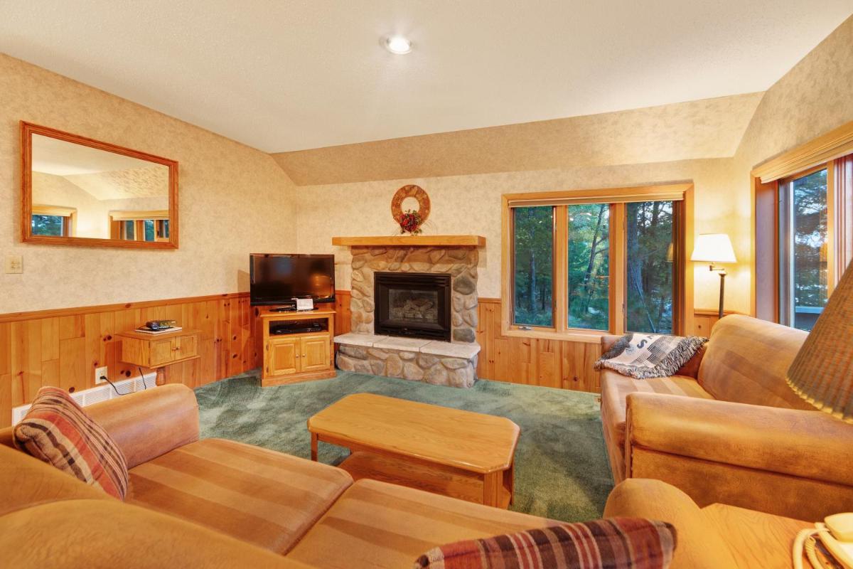Chanticleer Inn: Villa 1 - image 6