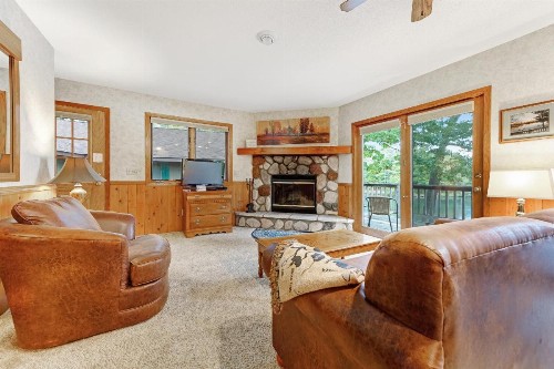 Chanticleer Inn: Villa 8 - image 12