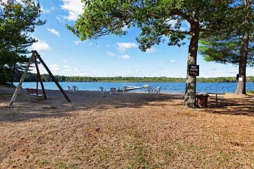 Chanticleer Inn: Villa 8 - image 7