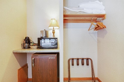 The Rooms at Chanticleer Inn - image 11