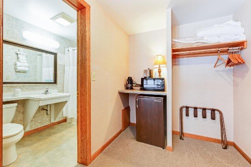 The Rooms at Chanticleer Inn - image 8