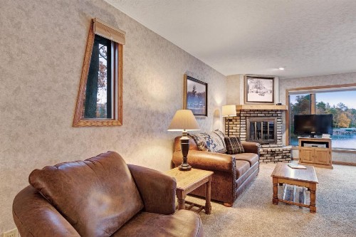 Chanticleer Inn: Villa 5 - image 10