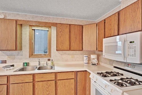 Chanticleer Inn: Villa 5 - image 7