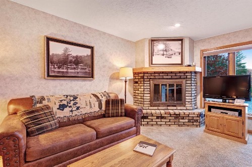 Chanticleer Inn: Villa 5 - image 9