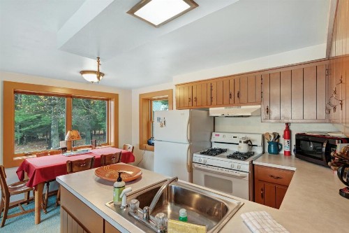 Hotter's Cabin - image 9