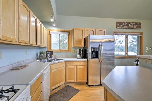 Cozy Dam Lake Escape with Dock Yard and Water Access! - image 11
