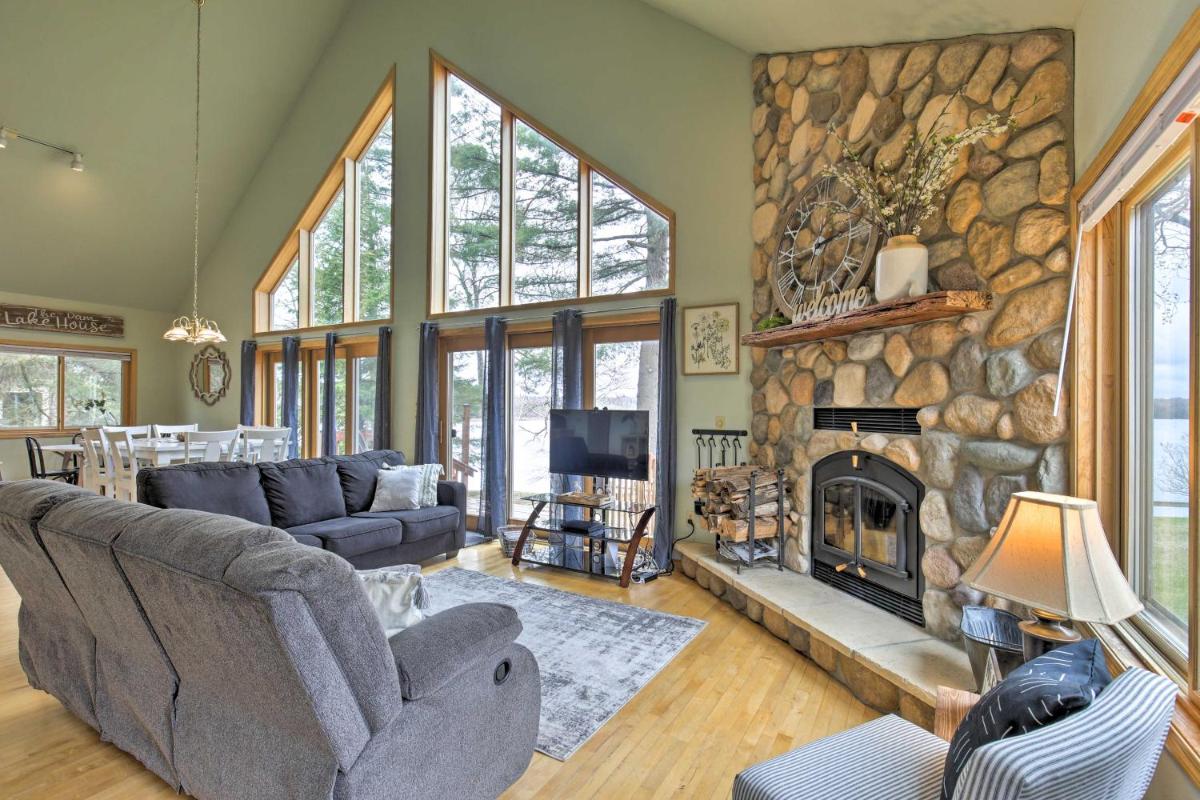 Cozy Dam Lake Escape with Dock Yard and Water Access! - image 7