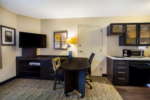 Sonesta Simply Suites St Louis Earth City - image 25