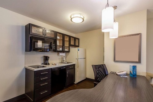 Sonesta Simply Suites St Louis Earth City - image 29