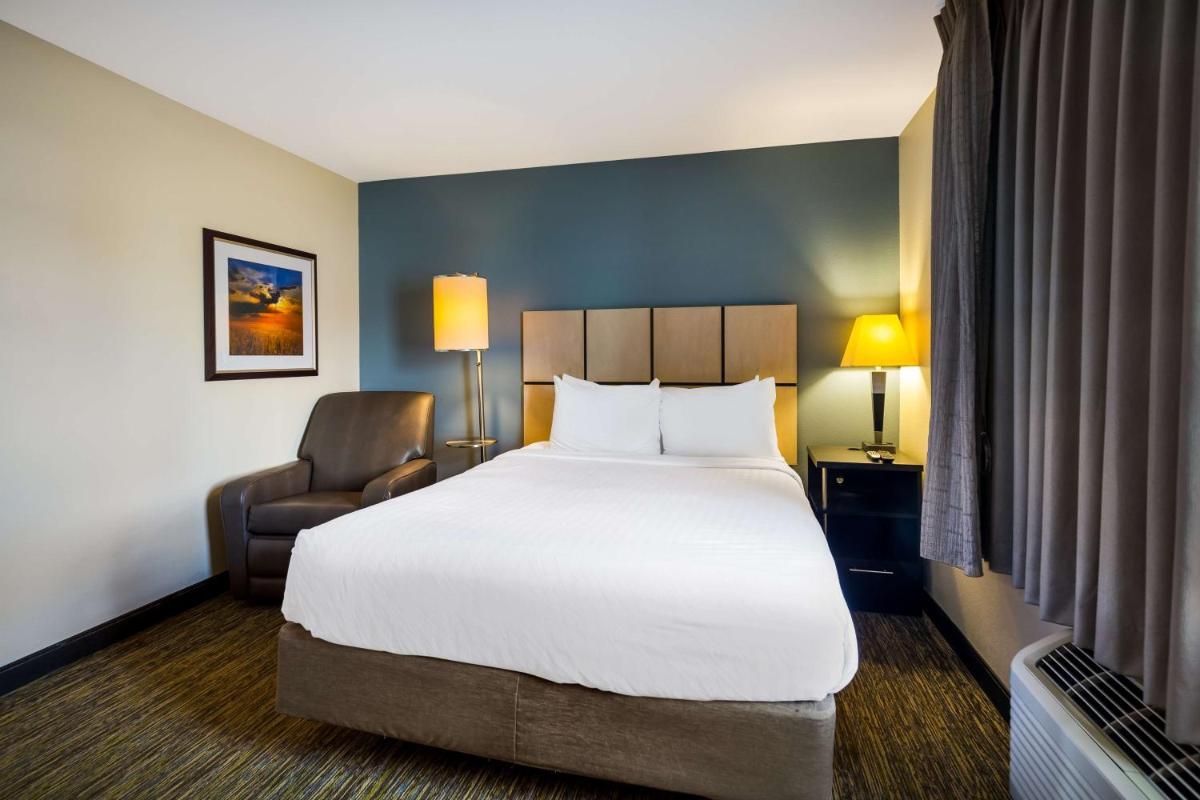 Sonesta Simply Suites St Louis Earth City - image 3
