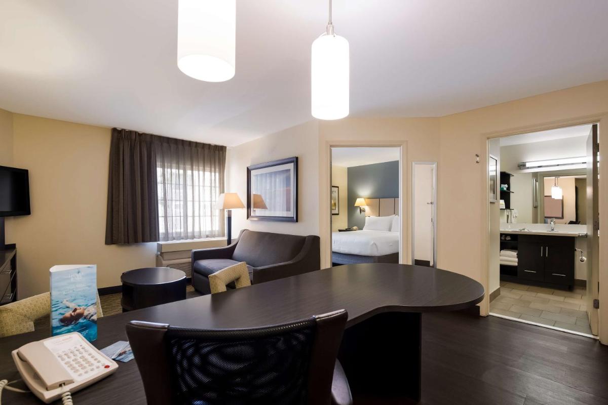 Sonesta Simply Suites St Louis Earth City - image 6
