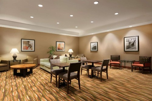 Hampton Inn New York - LaGuardia Airport - image 10