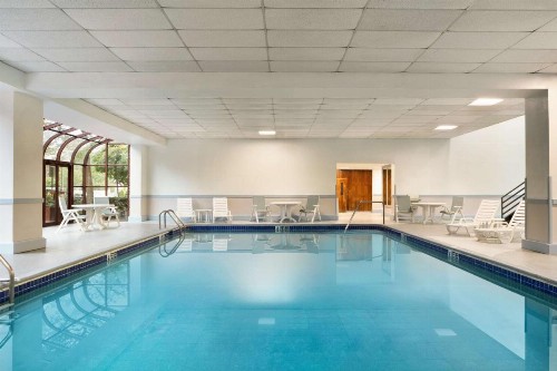 Hampton Inn New York - LaGuardia Airport - image 11