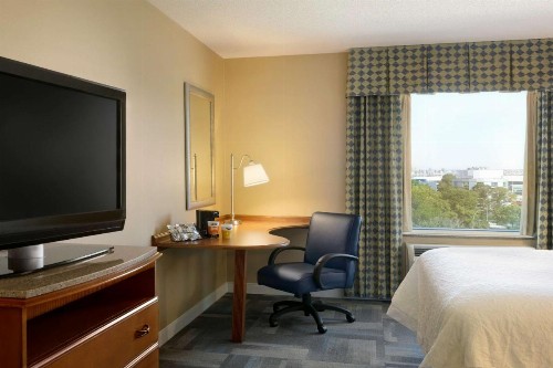 Hampton Inn New York - LaGuardia Airport - image 15