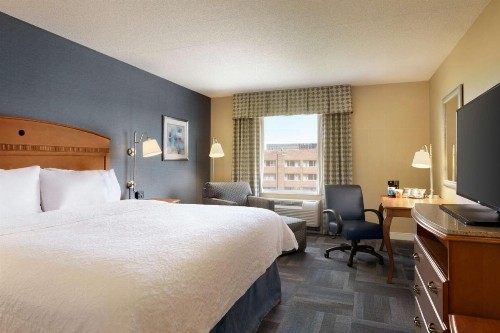Hampton Inn New York - LaGuardia Airport - image 25
