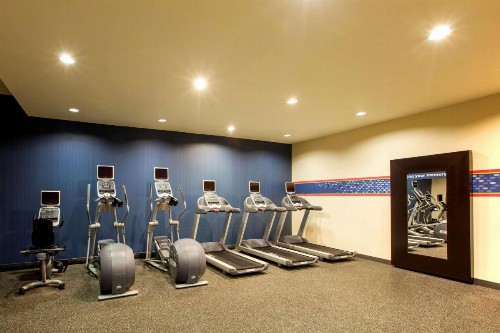 Hampton Inn New York - LaGuardia Airport - image 26