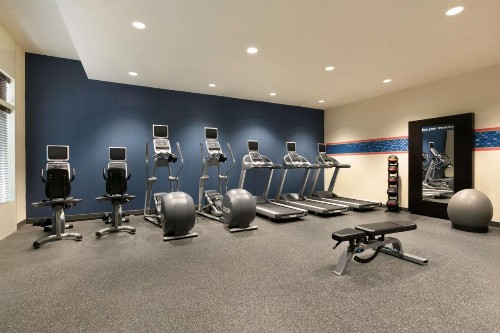 Hampton Inn New York - LaGuardia Airport - image 3