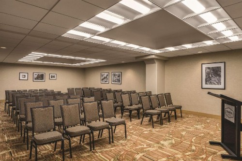 Hampton Inn New York - LaGuardia Airport - image 30