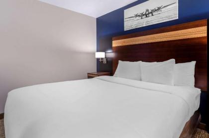 Avion Inn Near LGA Airport Ascend Hotel Collection - image 11