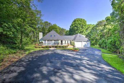 Charming East Falmouth House 4 miles to Beach