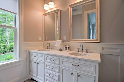 Luxury East Hampton Home w/Private Saltwater Pool! - image 4