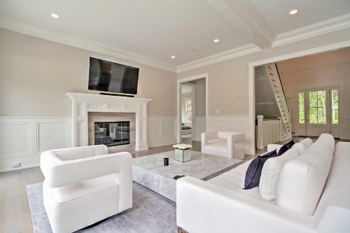 Luxury East Hampton Home w/Private Saltwater Pool! - image 6