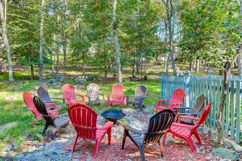 *** Pocono Bliss Home  Hot Tub SaunaSkiLakes 1H30M to NYC - image 6