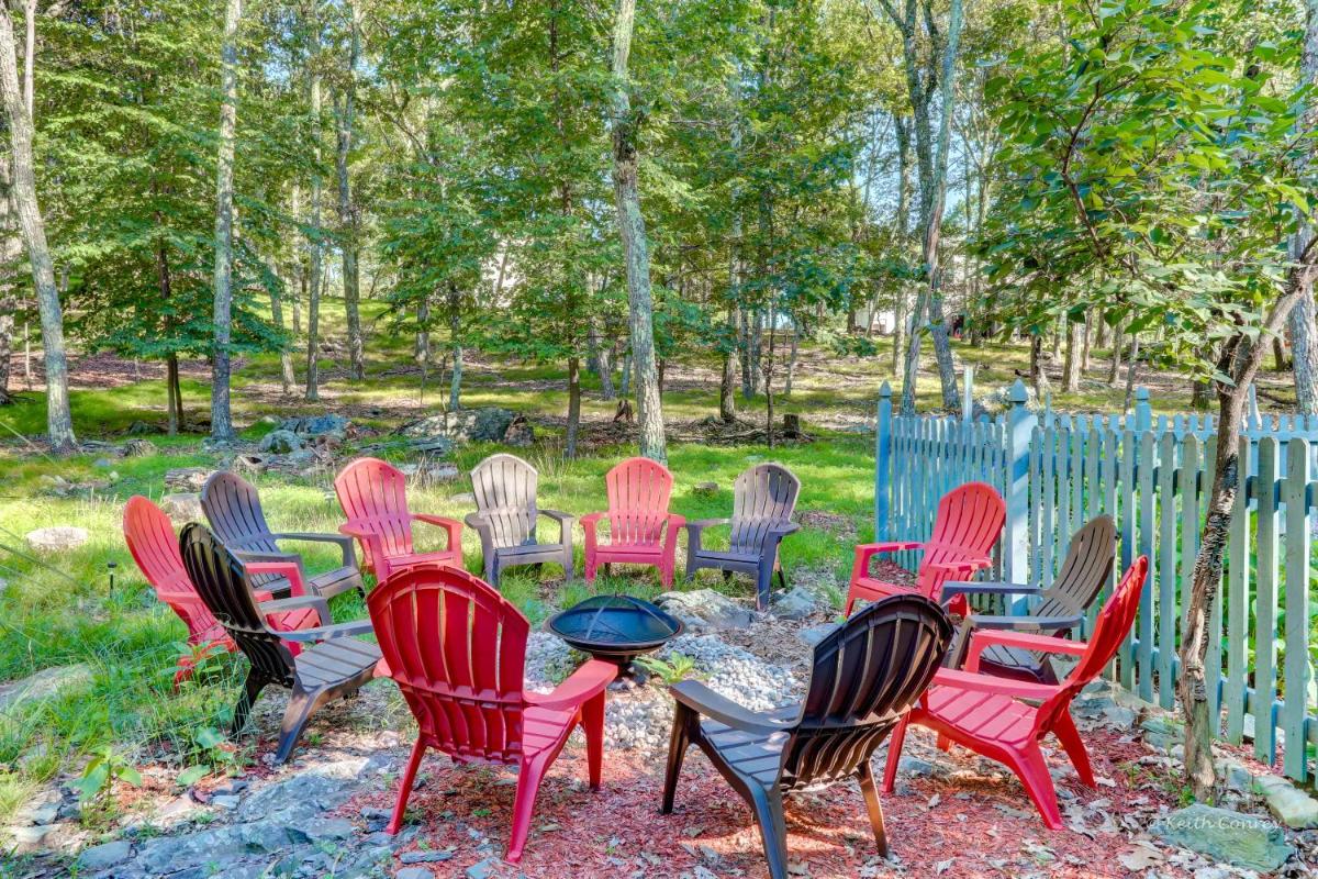 *** Pocono Bliss Home  Hot Tub SaunaSkiLakes 1H30M to NYC - image 6