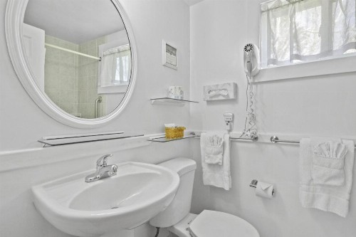 Eagle Wing Inn - Cape Cod - image 45