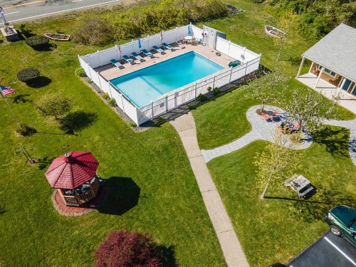Eagle Wing Inn - Cape Cod - image 8