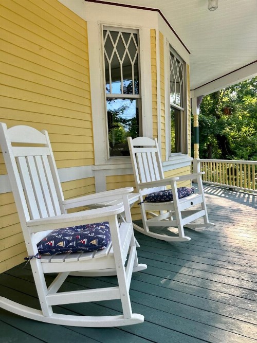 Inn at the Oaks - image 2