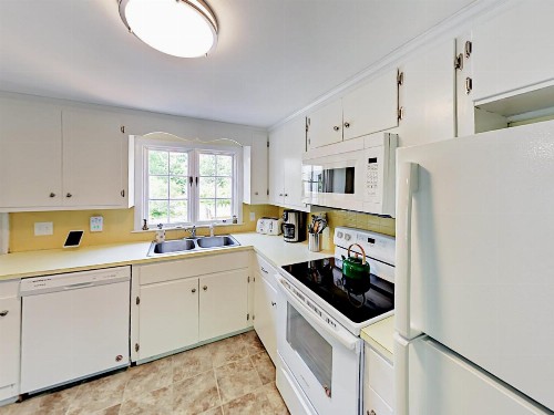 120 Boreen Rd Home - image 6