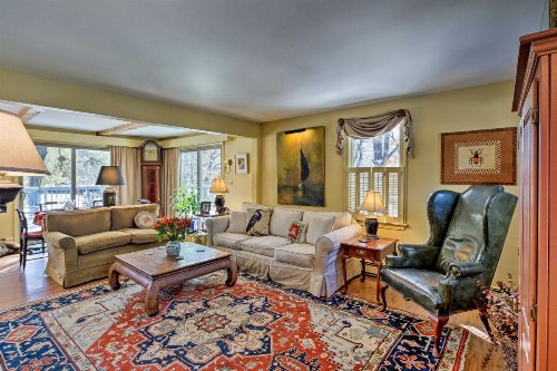Pet-Friendly Cape Cod Home with Deck 2 Mi to Beaches! - image 11