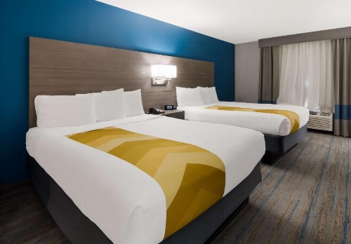 Holiday Inn Express & Suites Eastland - image 28