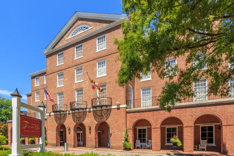 The Tidewater Inn - main image