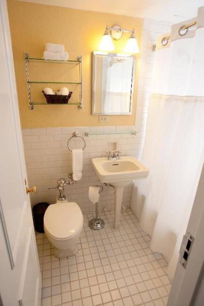 The Tidewater Inn - image 10