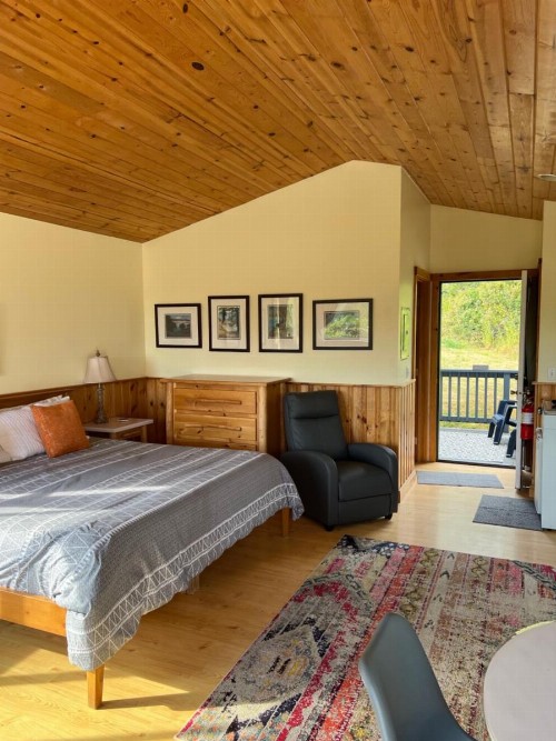 Deer Harbor Inn - image 10