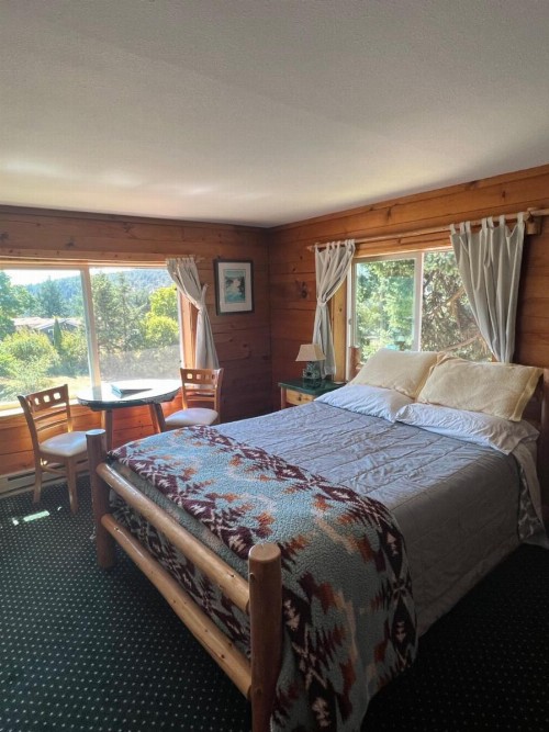 Deer Harbor Inn - image 12