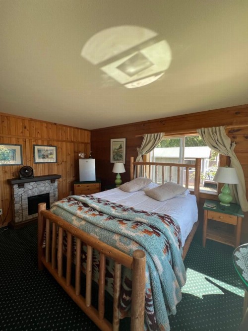 Deer Harbor Inn - image 13