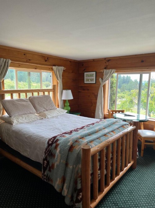 Deer Harbor Inn - image 16