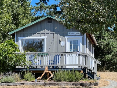 Deer Harbor Inn - image 17