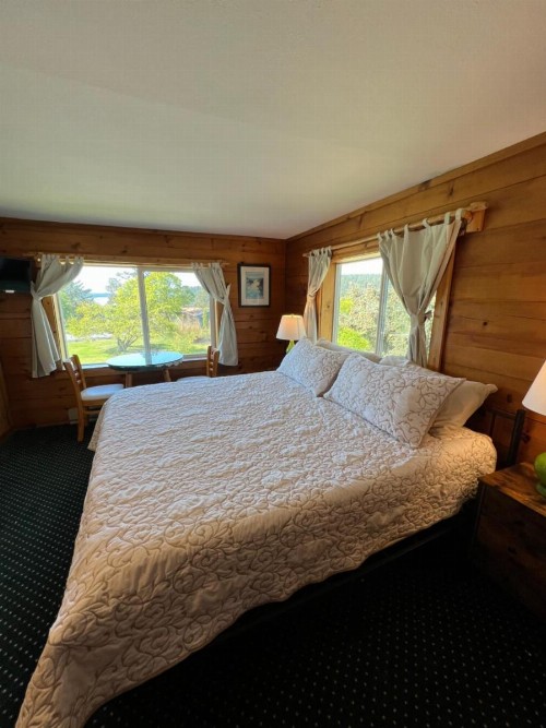 Deer Harbor Inn - image 27