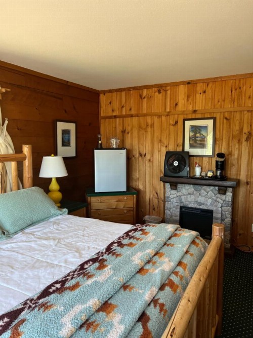 Deer Harbor Inn - image 32