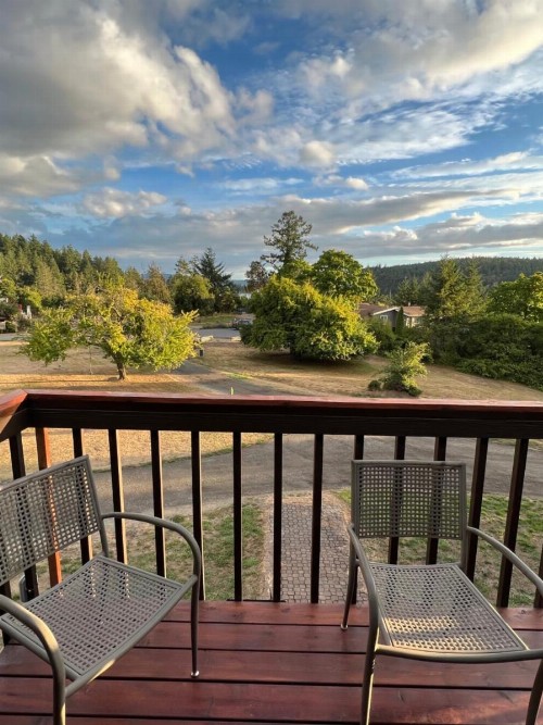 Deer Harbor Inn - image 36