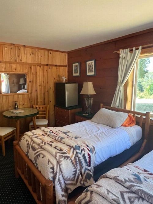 Deer Harbor Inn - image 7